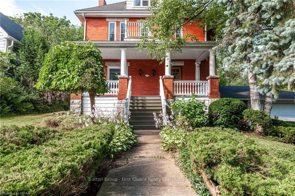 91 DALY Avenue photo 2