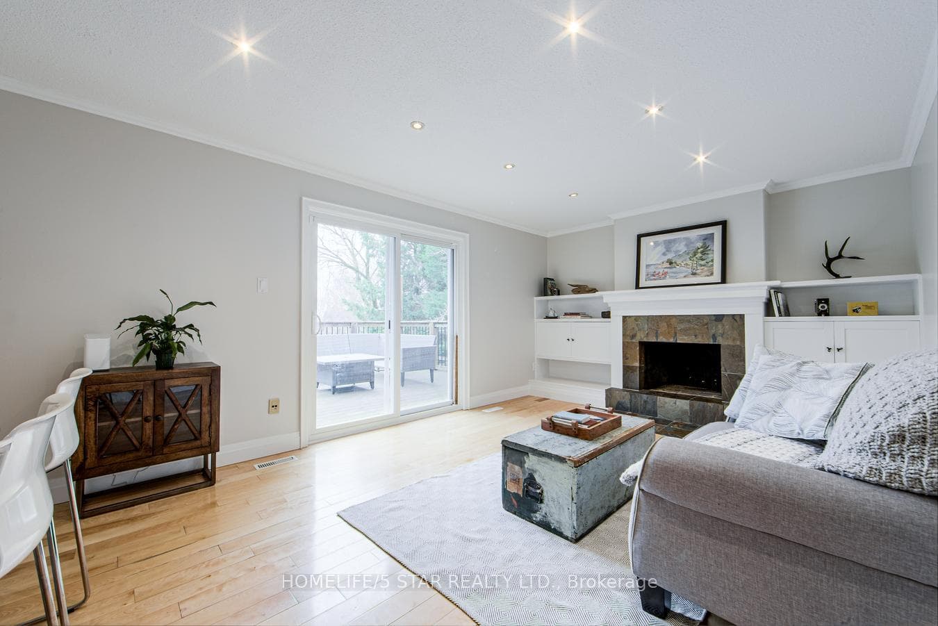 114 MOORE PARK Drive photo 10