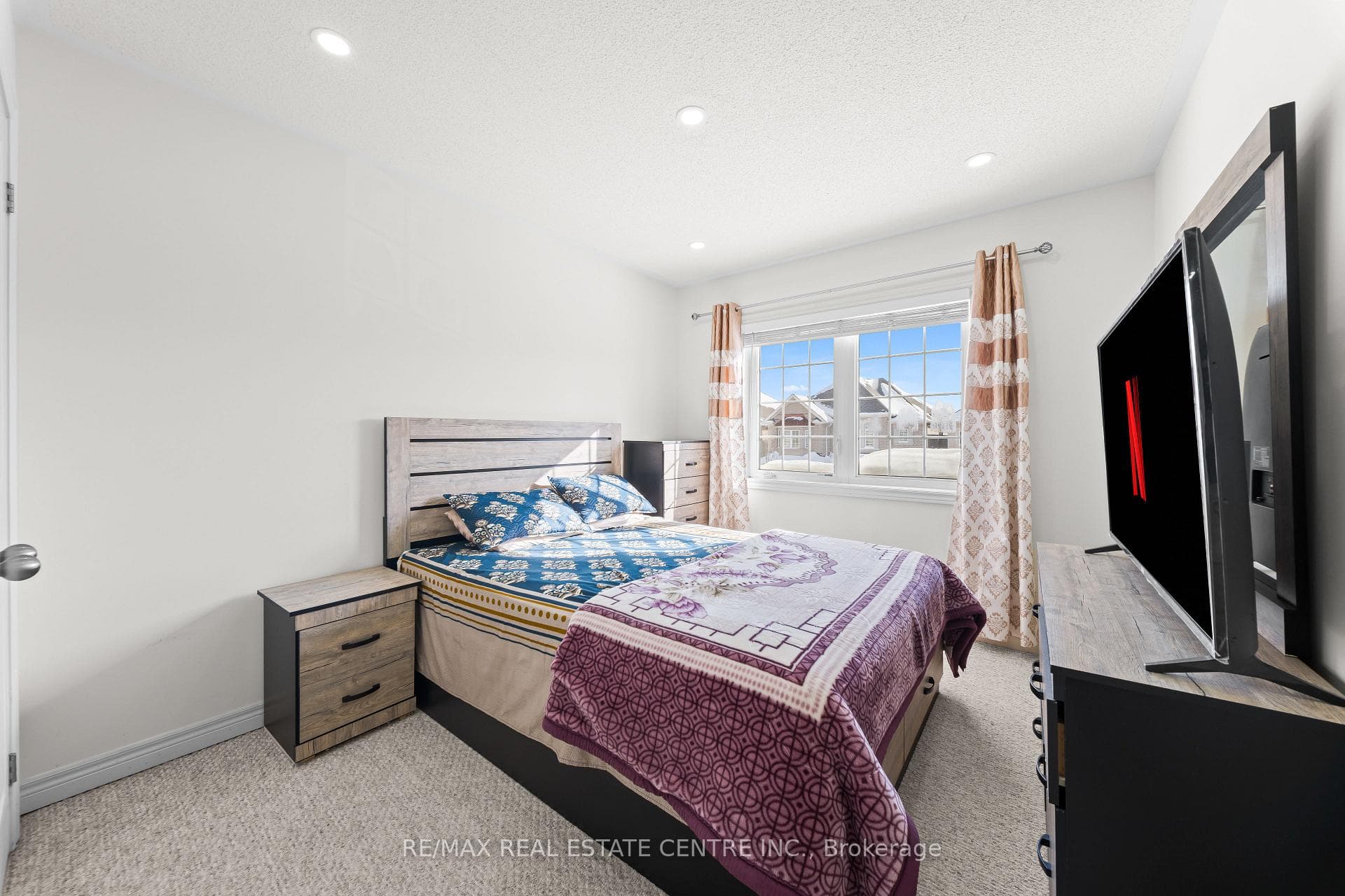 74 Ivor Crescent photo 13