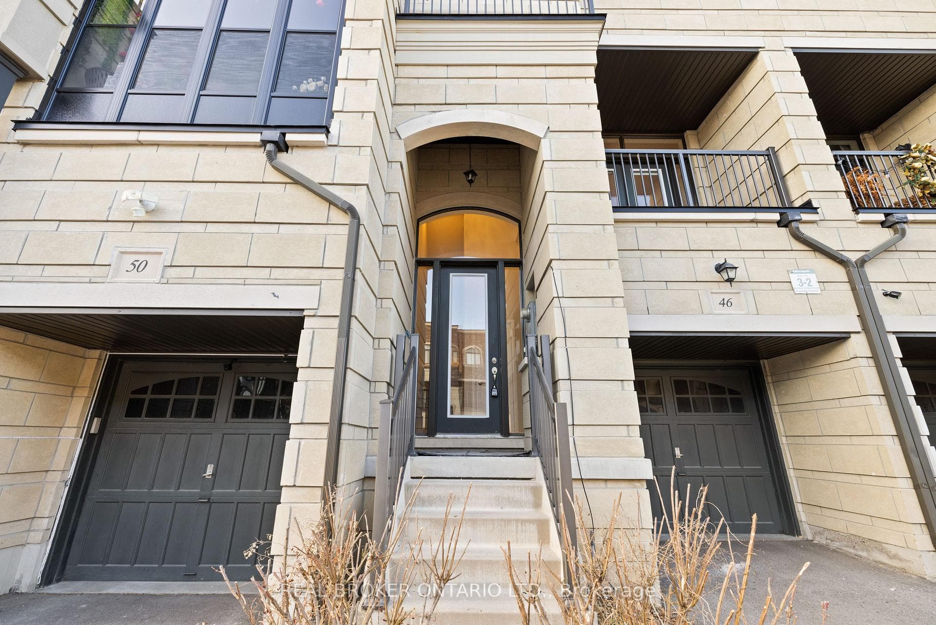 46 Arianna Crescent photo 2