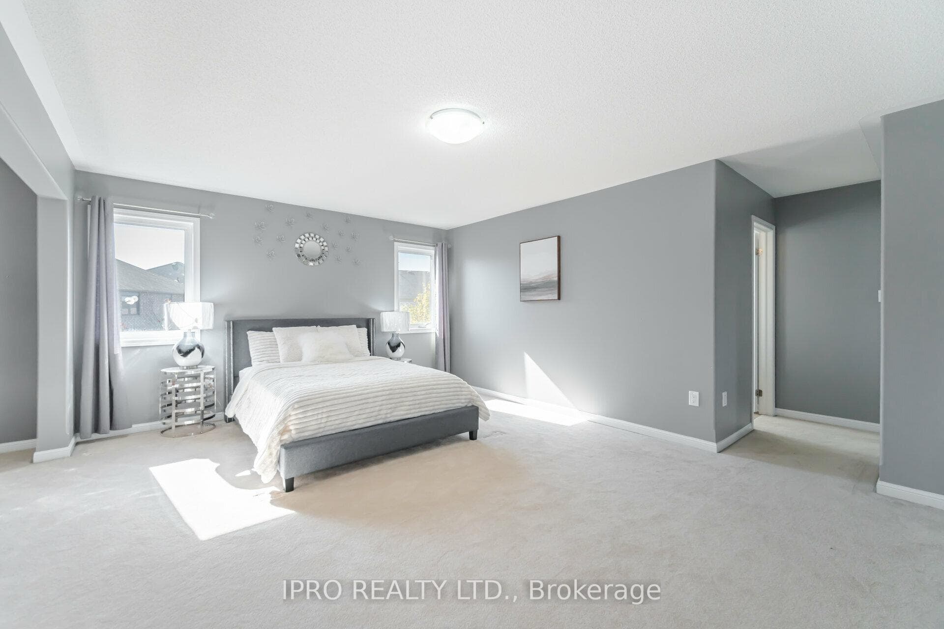 974 Seivert Place photo 22