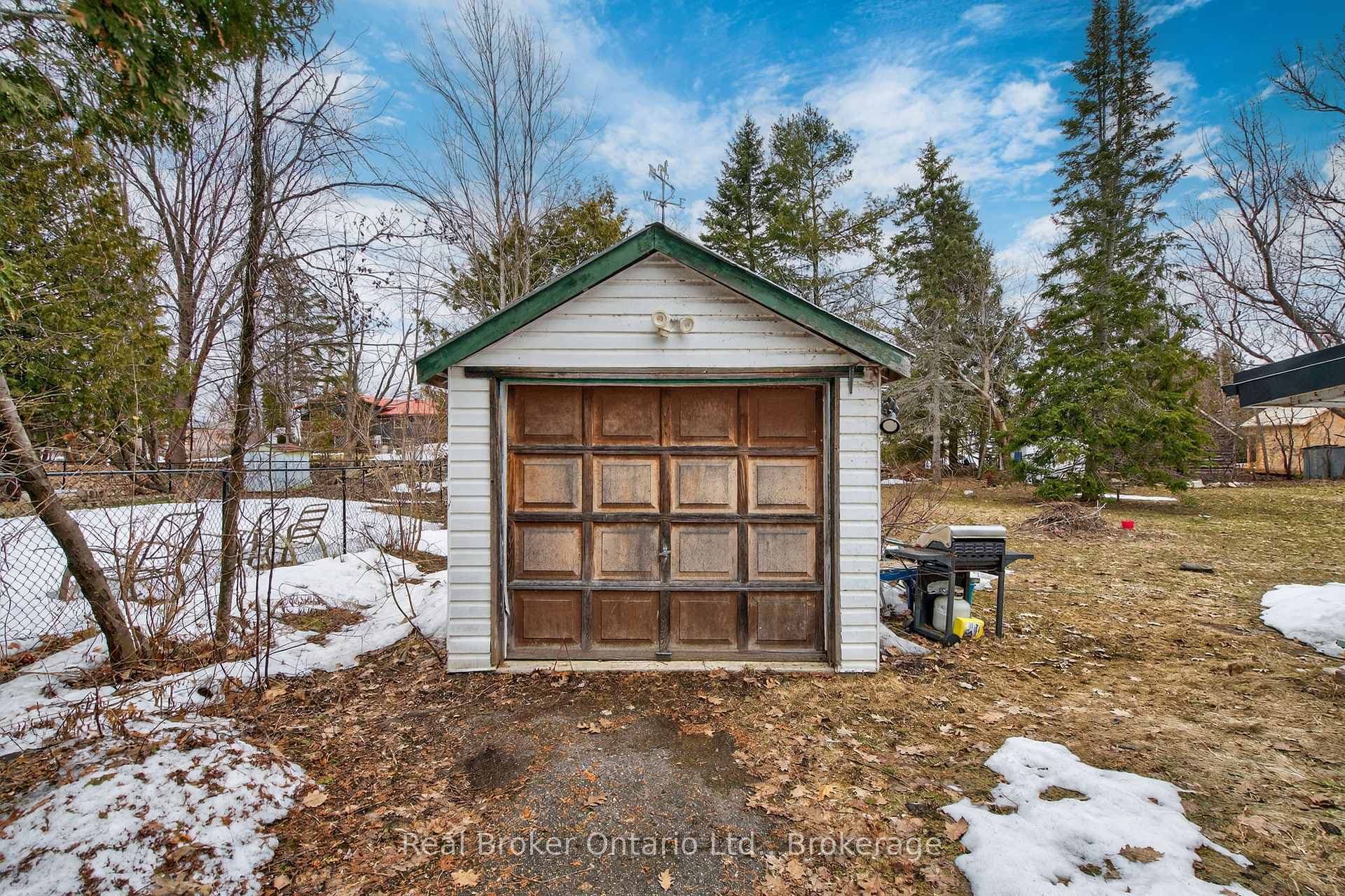 156 Silver Birch Crescent photo 19