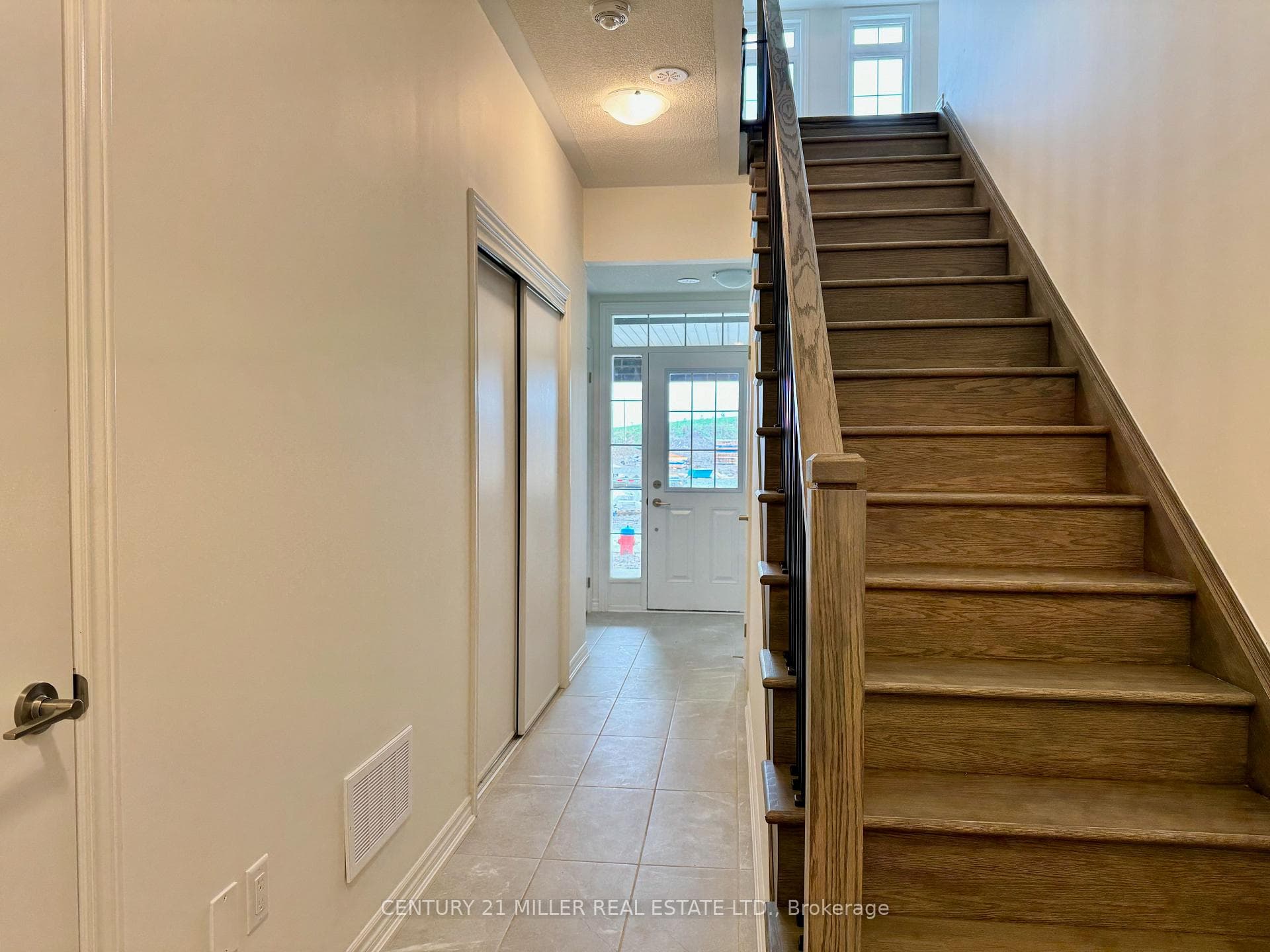 78 Paisley Drive photo 3