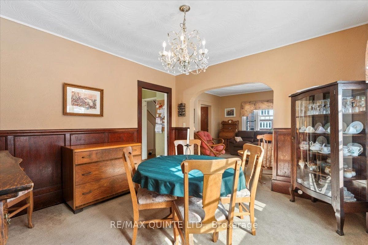 216 Foster Avenue photo 14