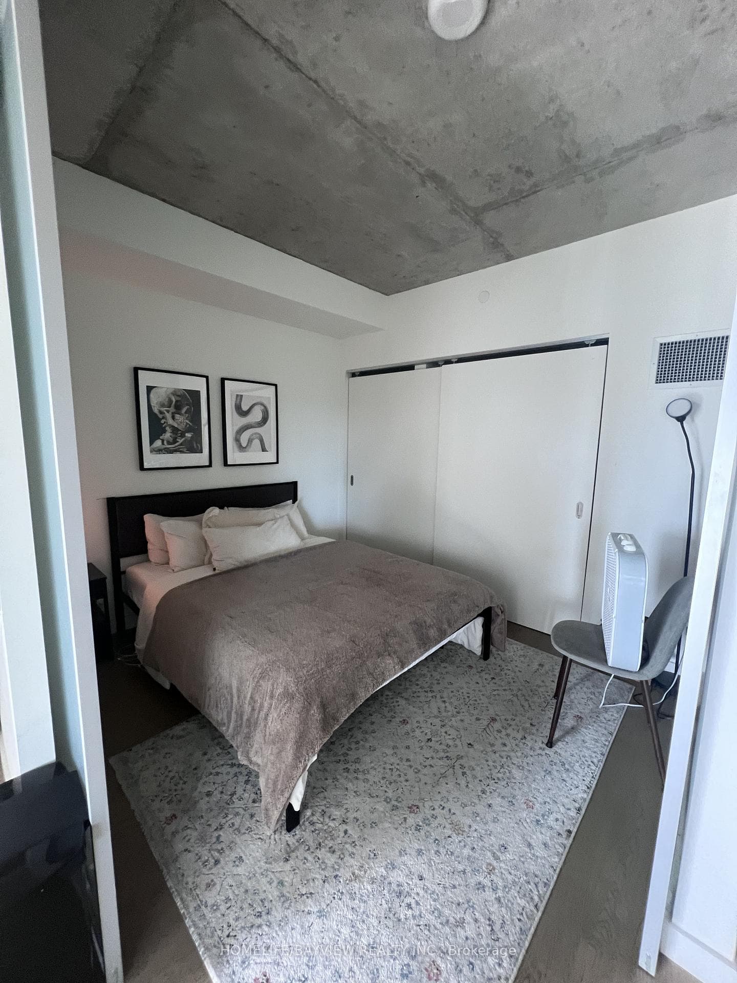 111 Bathurst Street Unit 403 photo 6