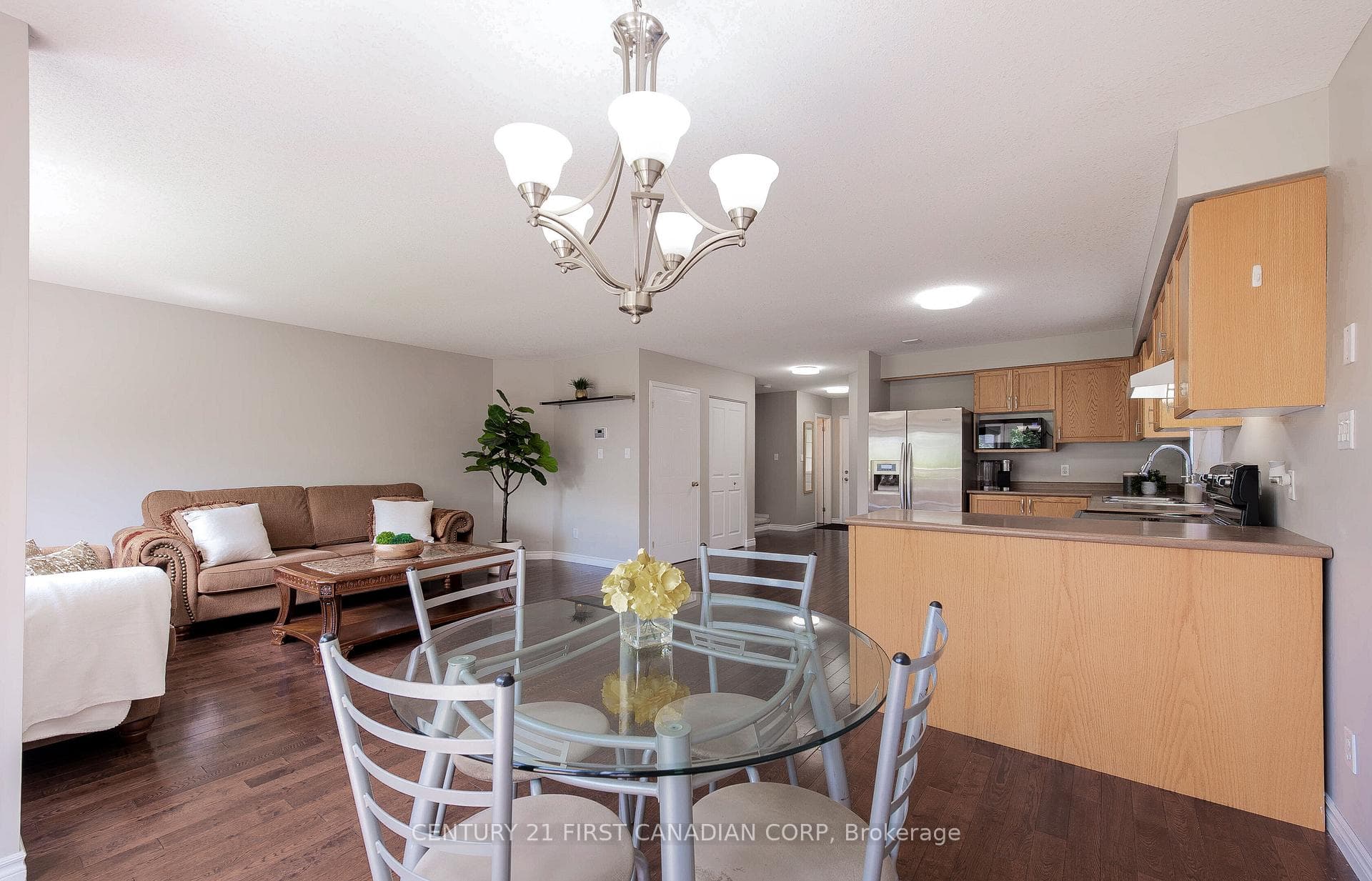 880 BLACKSMITH Street photo 12