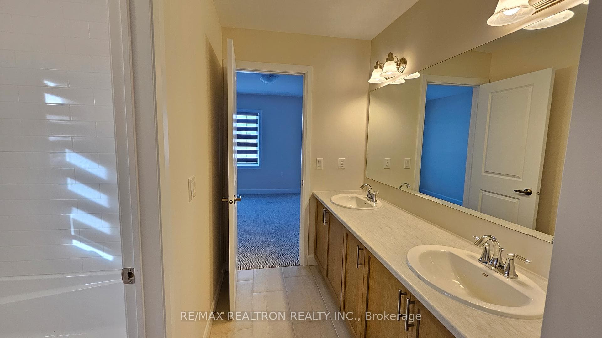 668 Lemay Grove photo 34