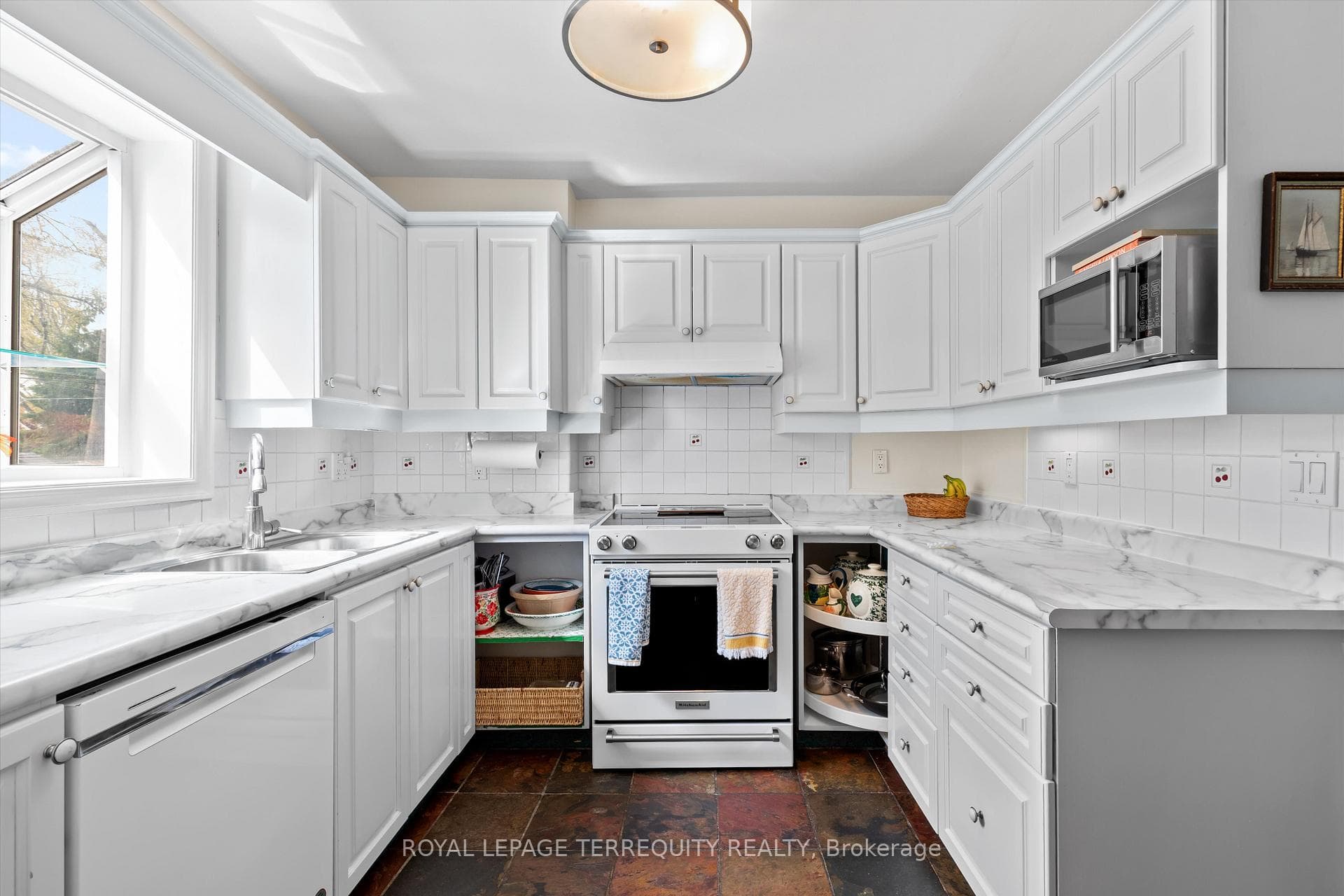 19 Bernice Avenue photo 12