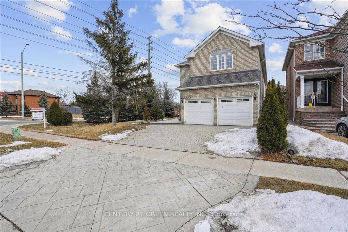 1032 Blueheron Boulevard photo 2