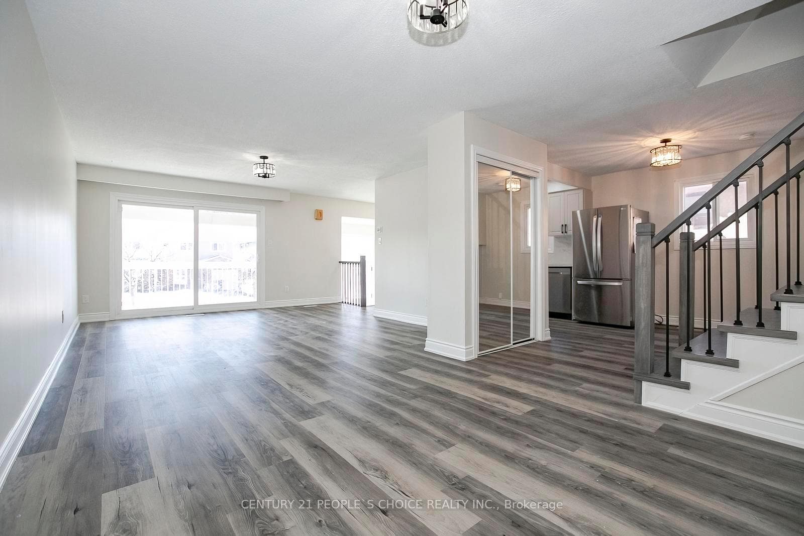 106 Winterfold Drive Unit Upper photo 13