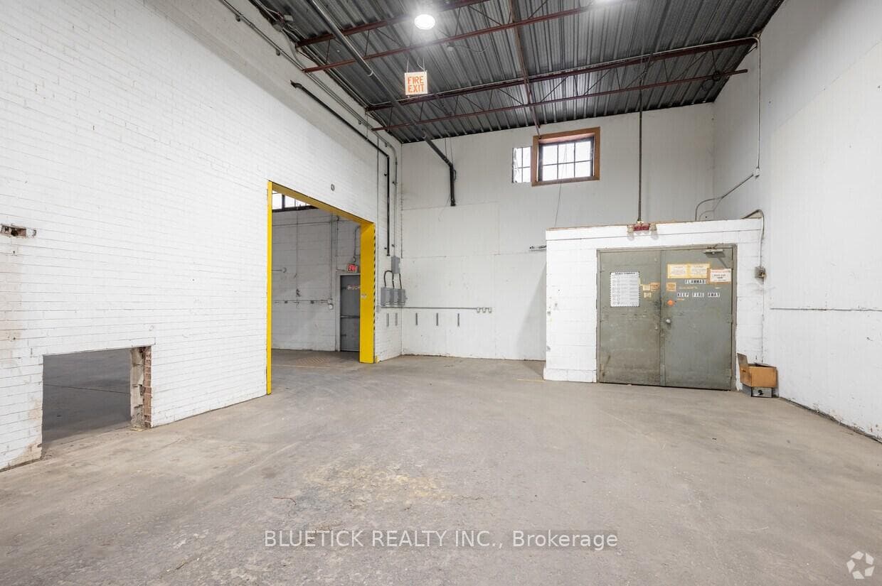 25 Tangiers Road Unit 3 photo 24