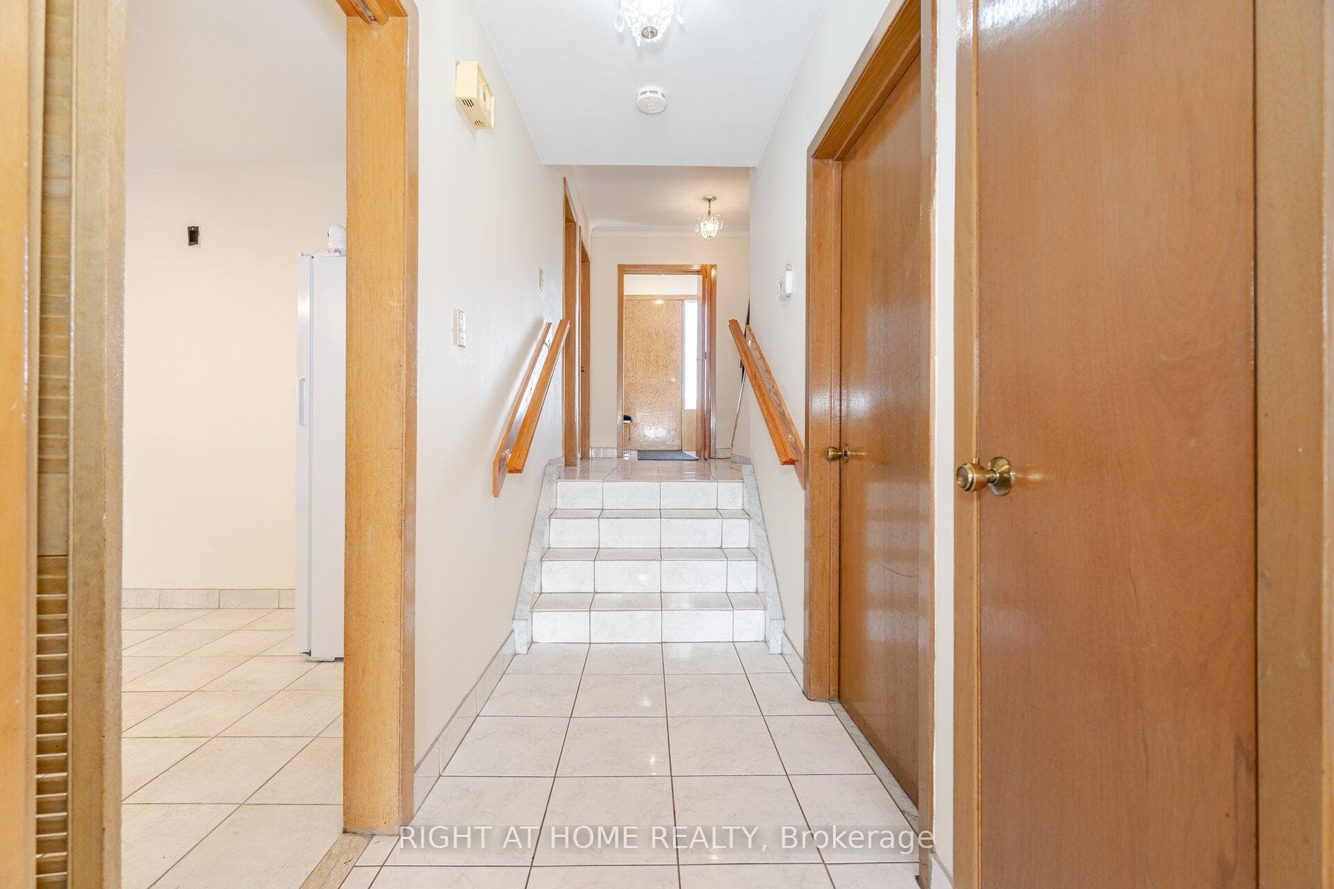193 GILTSPUR Drive photo 5