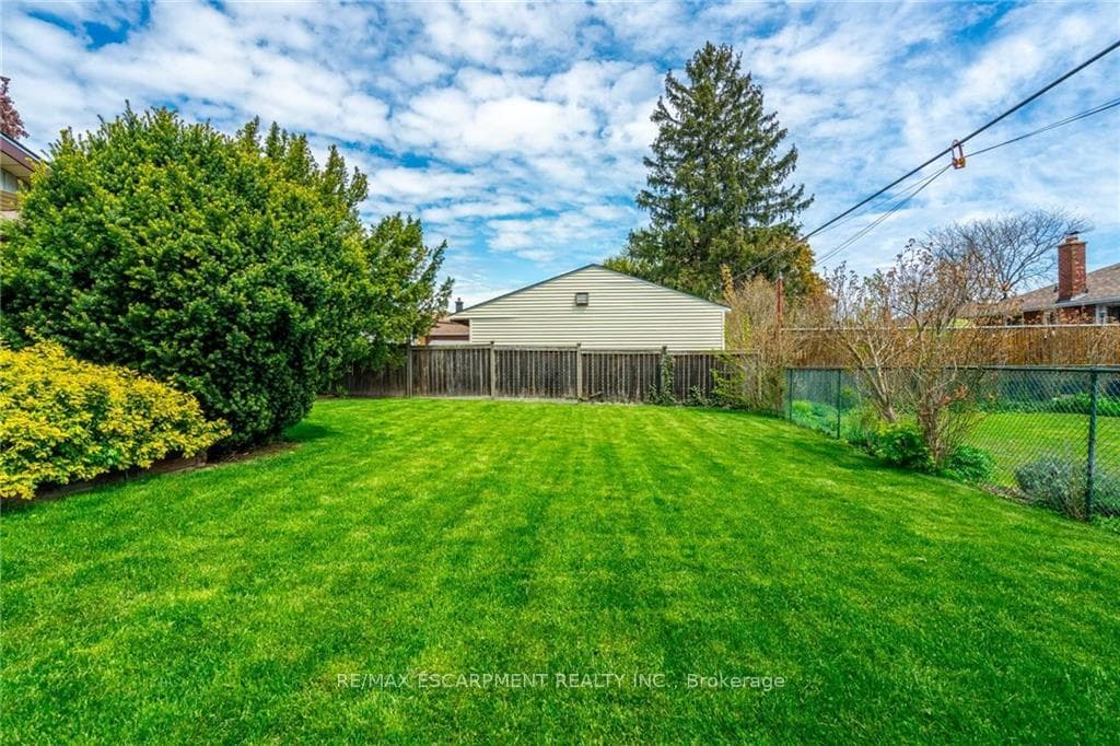 125 Kingslea Drive photo 40