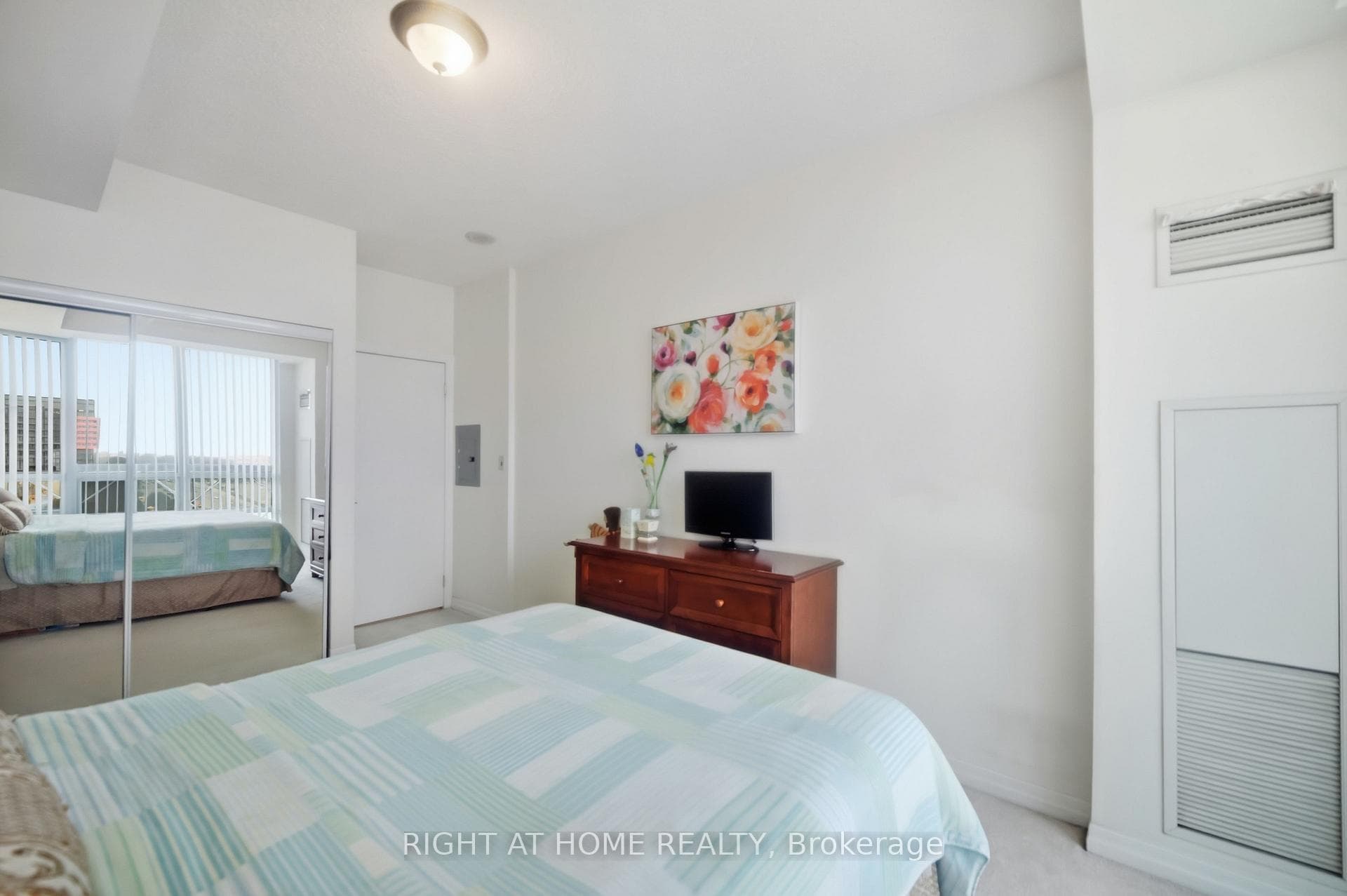 1359 Rathburn Road Unit 1007 photo 21