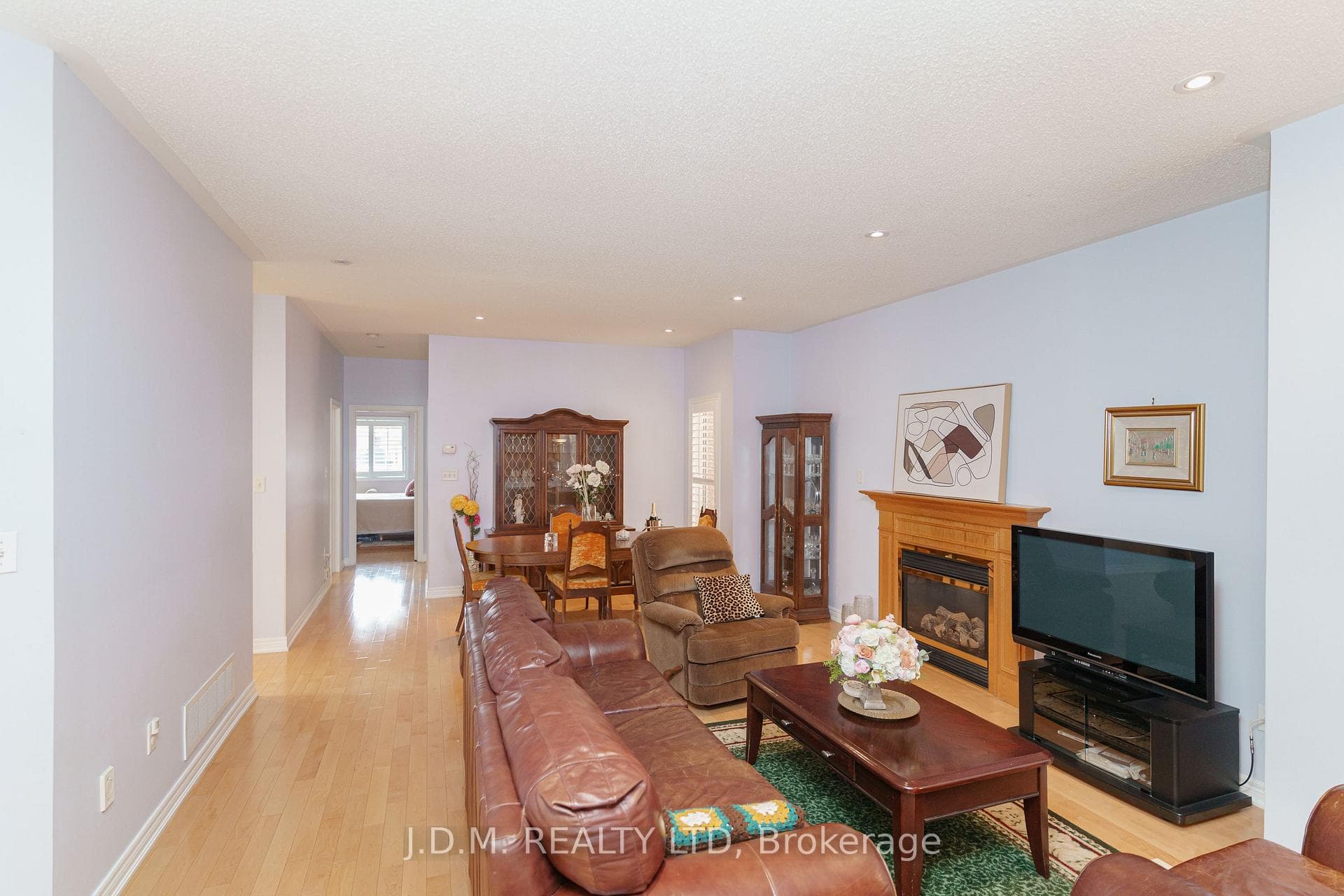 Comb. LR/DR, Strip Wood Floors