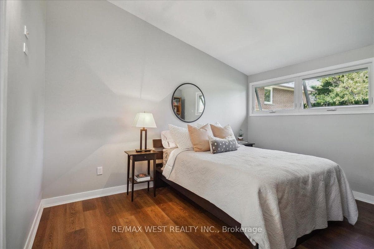 36 Mill Lane photo 16