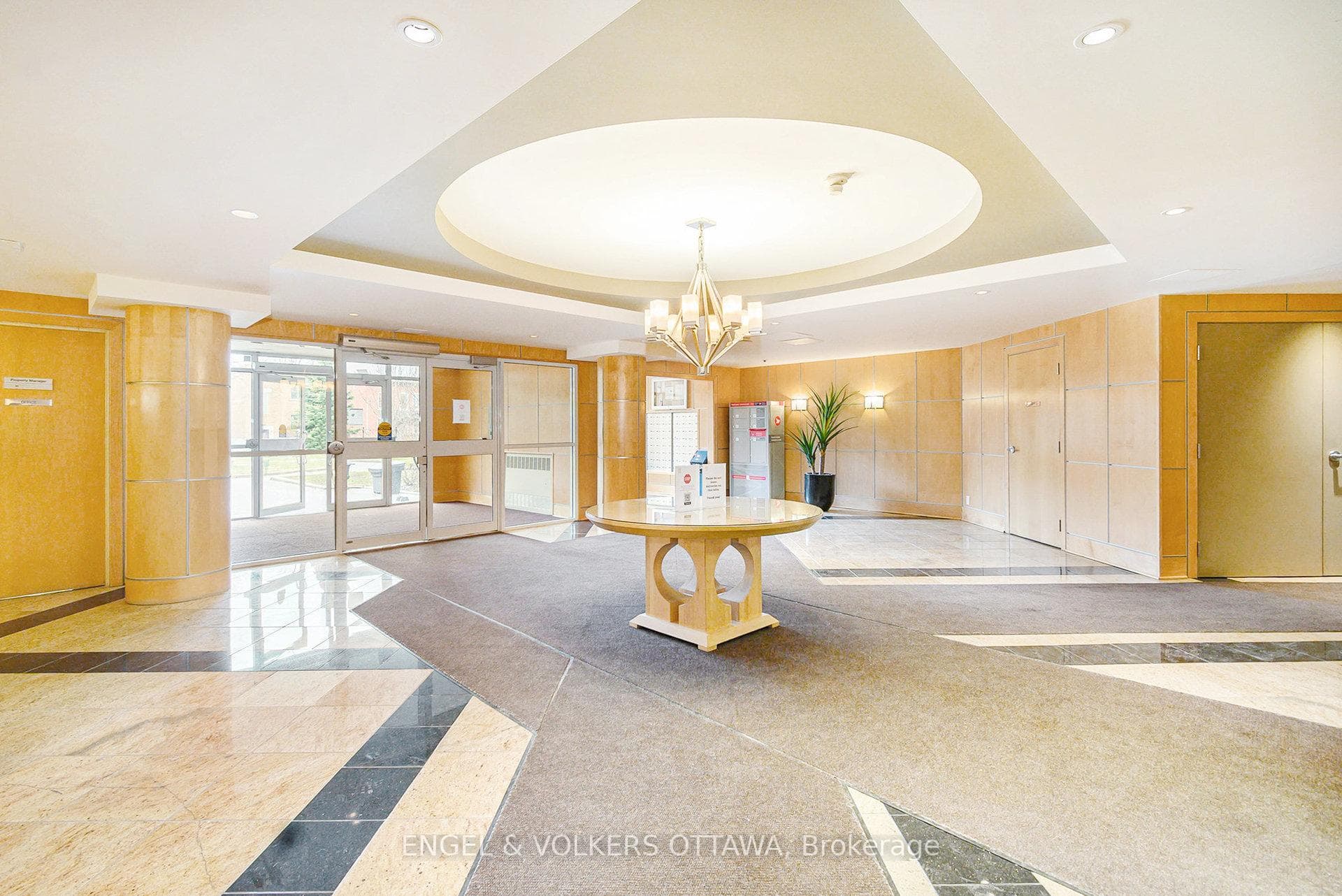 Luxurious lobby