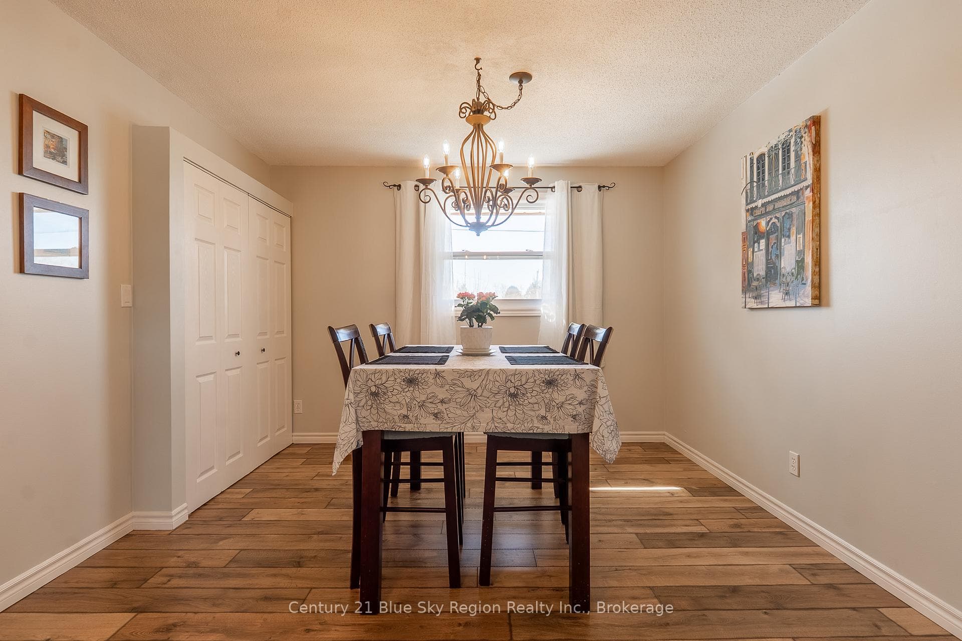 19 Van Horne Crescent photo 18