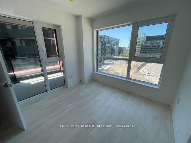 8 Tippett Road Unit 527 photo 13
