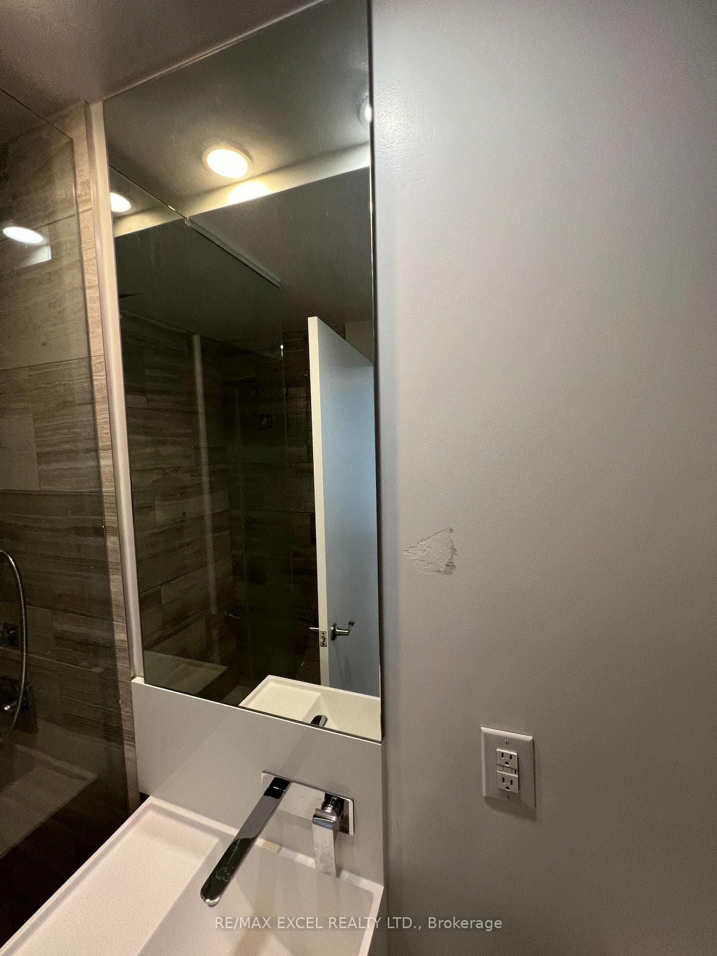 1 Bloor Street Unit 7102 photo 20