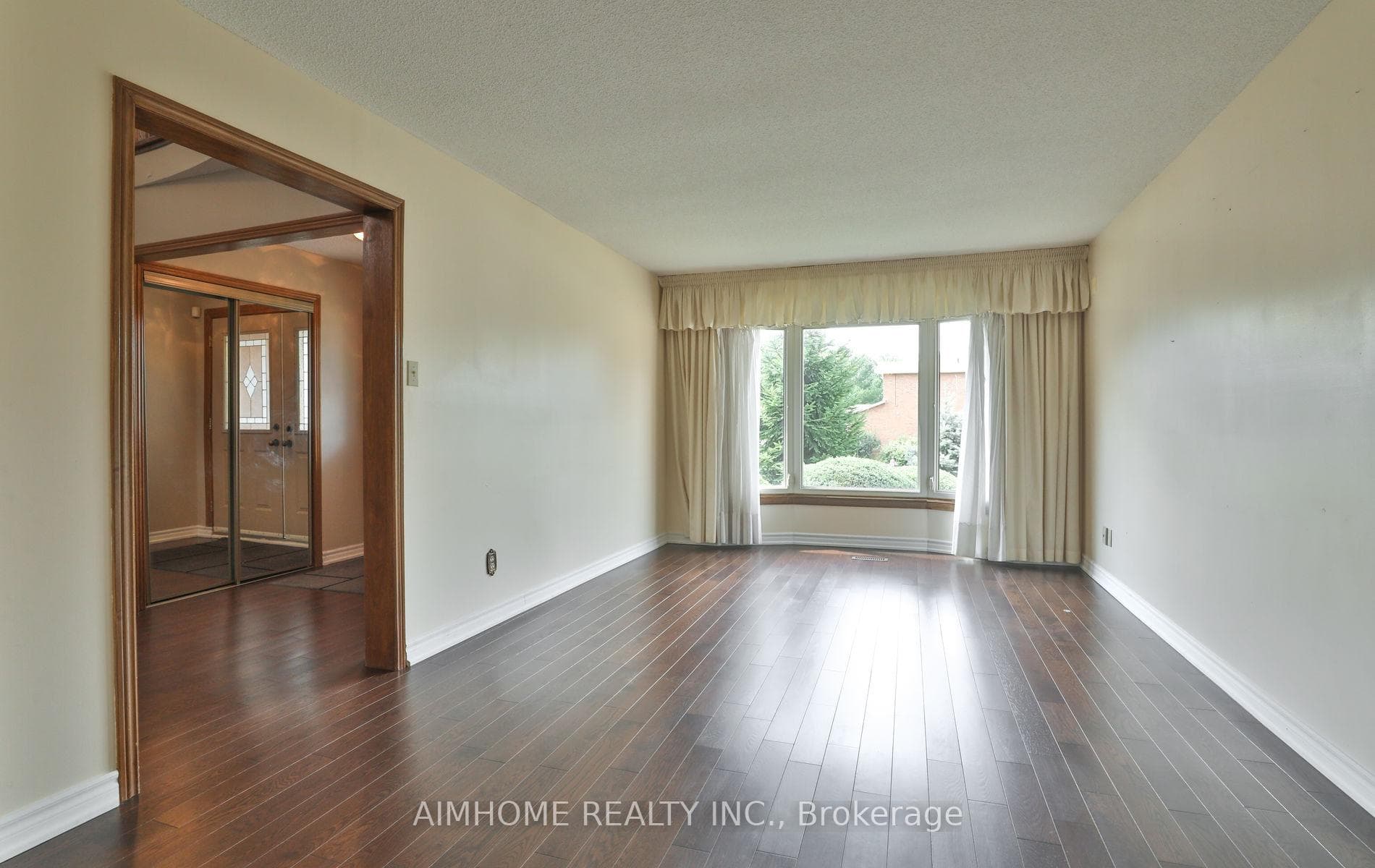 1339 Windrush Drive photo 4