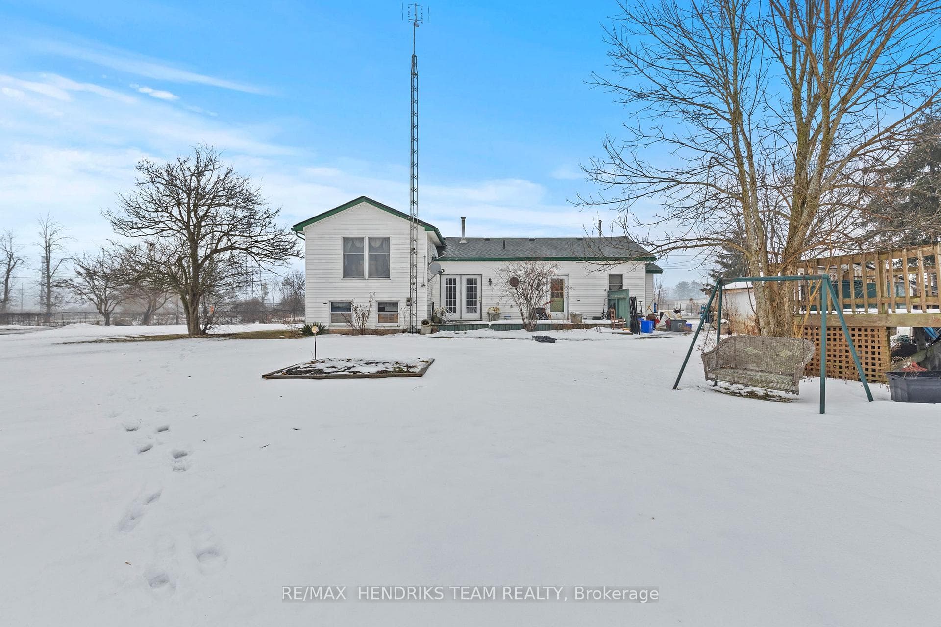 1529 Thompson Road photo 18