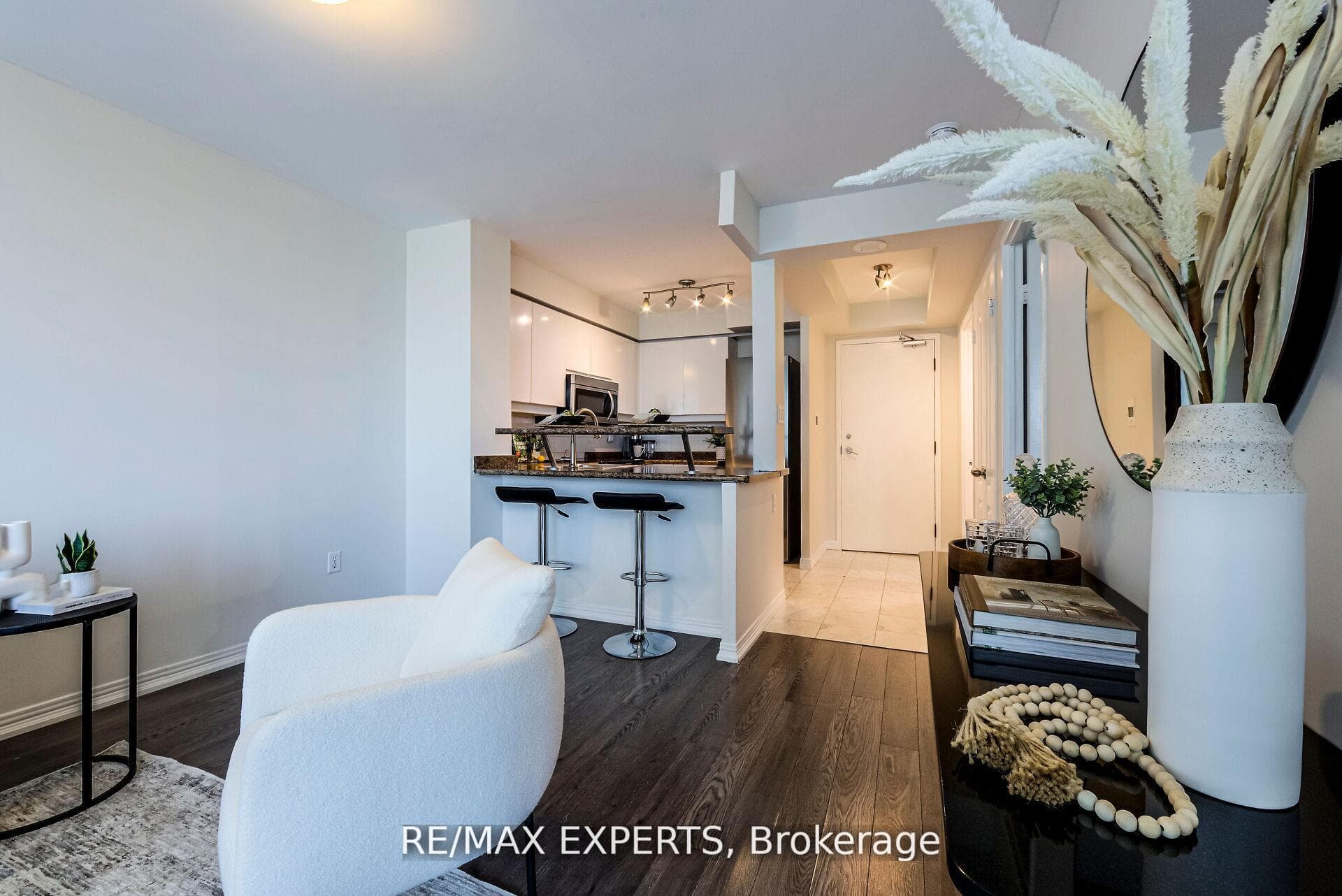 942 Yonge Street Unit 1006 photo 20