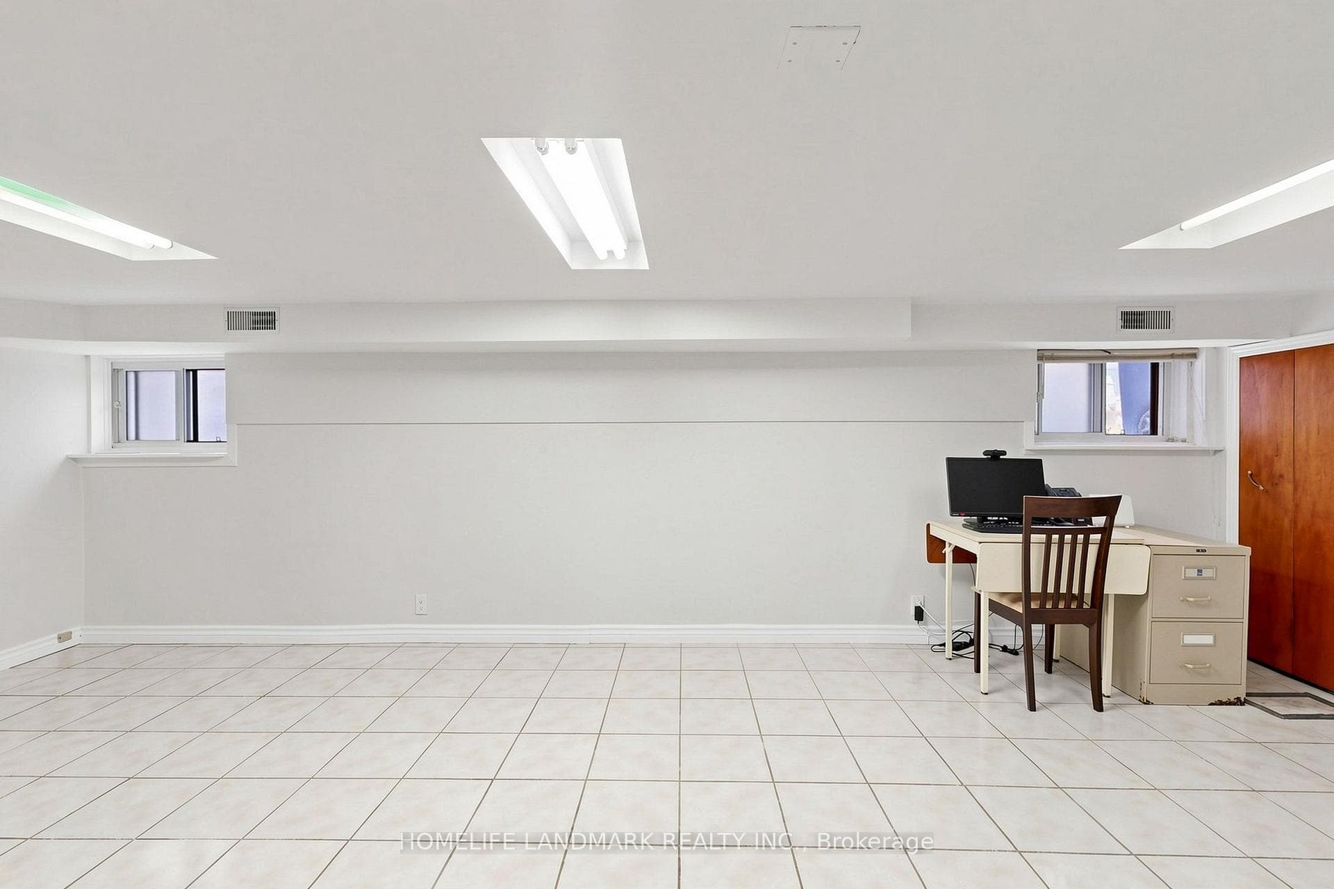 484 Glenholme Avenue photo 38