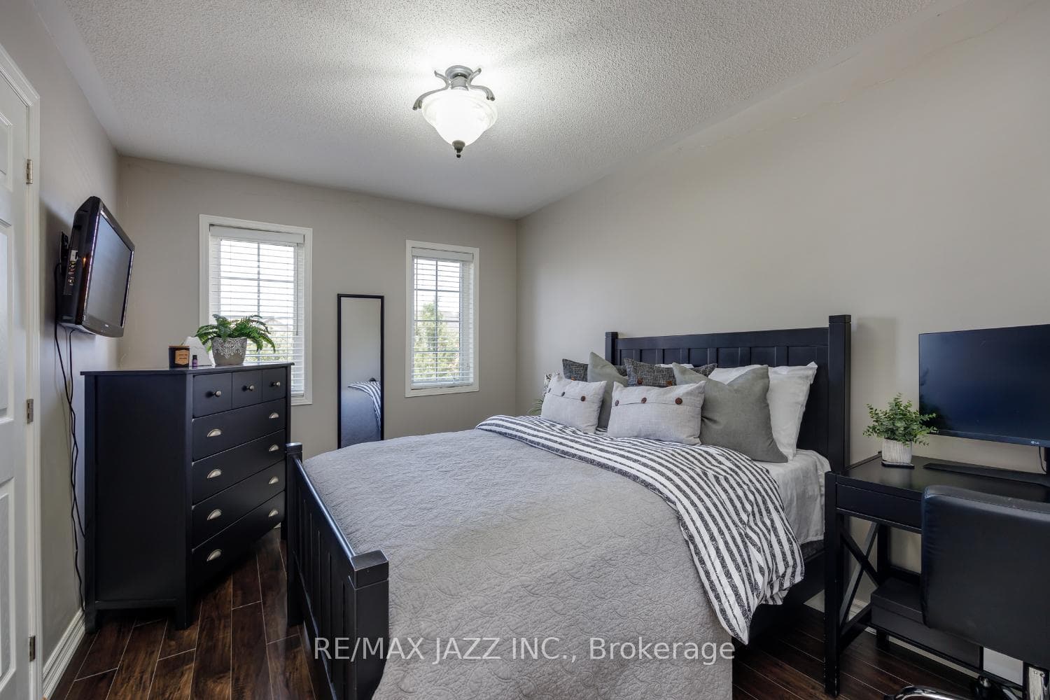 27 Hirons Drive photo 21