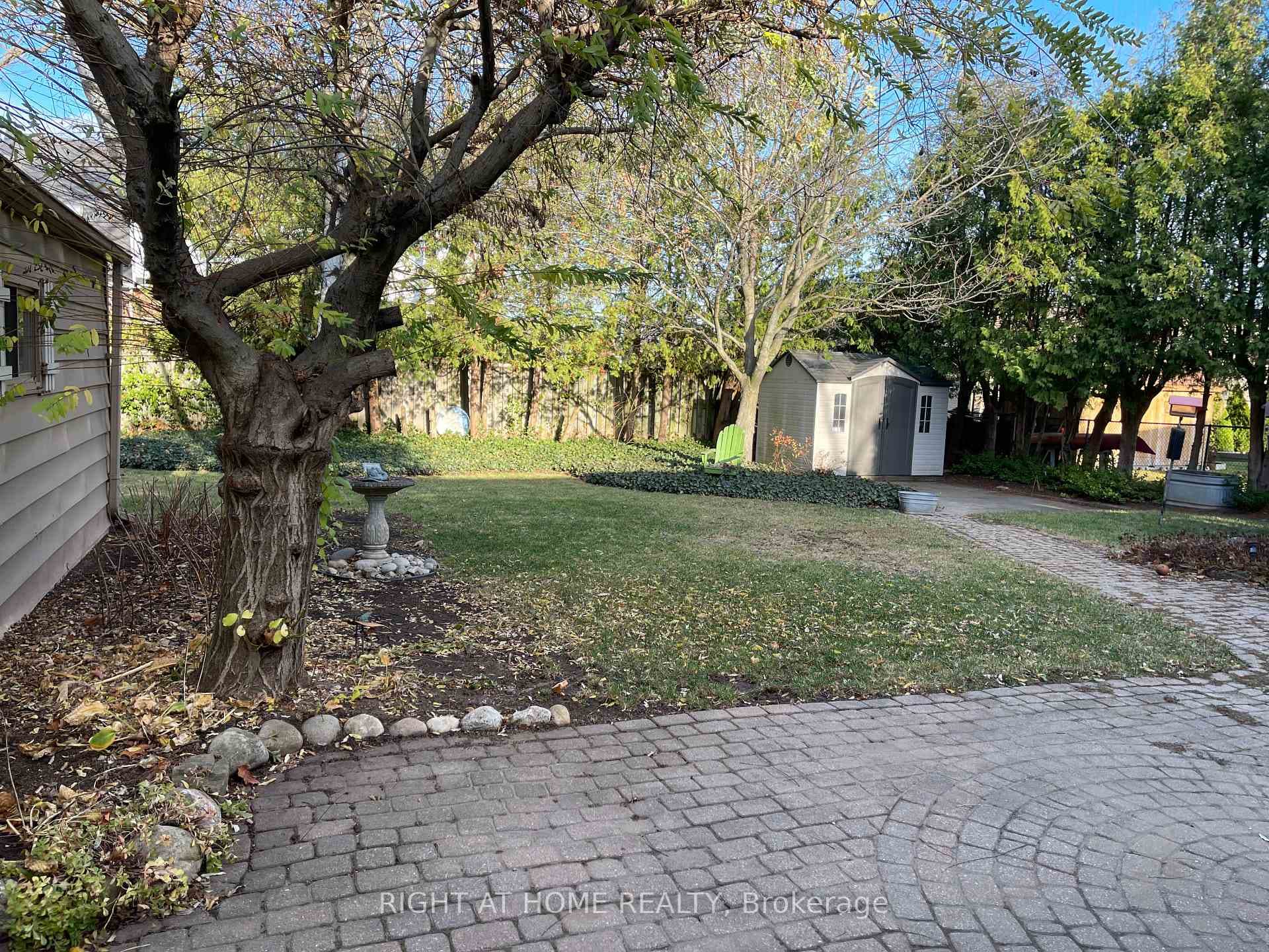 473 Rothesay Place photo 44