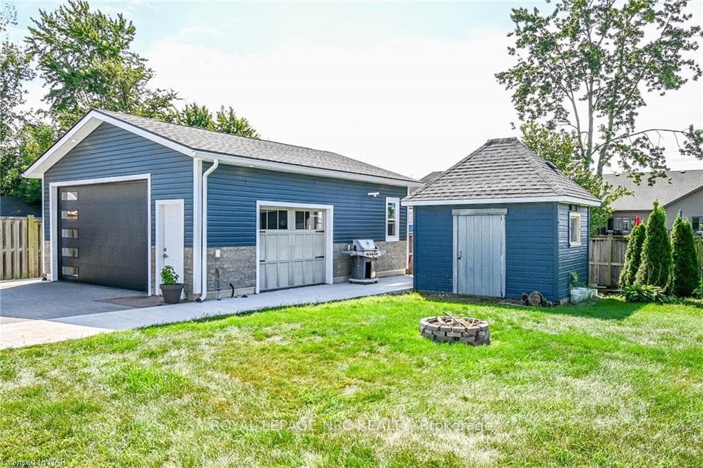 3269 YOUNG Avenue photo 5
