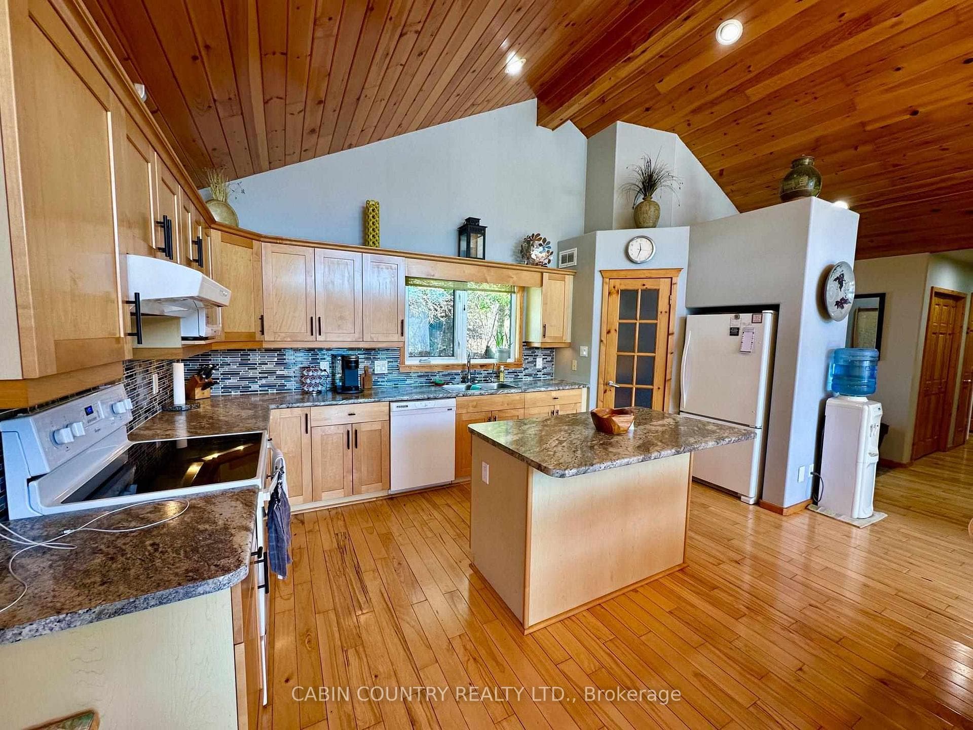 2-53 Poplar Bay photo 21