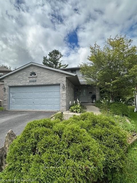 1114 WINTERGREEN Crescent photo 1