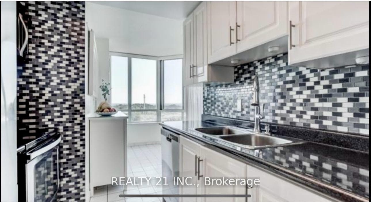 11753 Sheppard Avenue Unit 816 photo 9