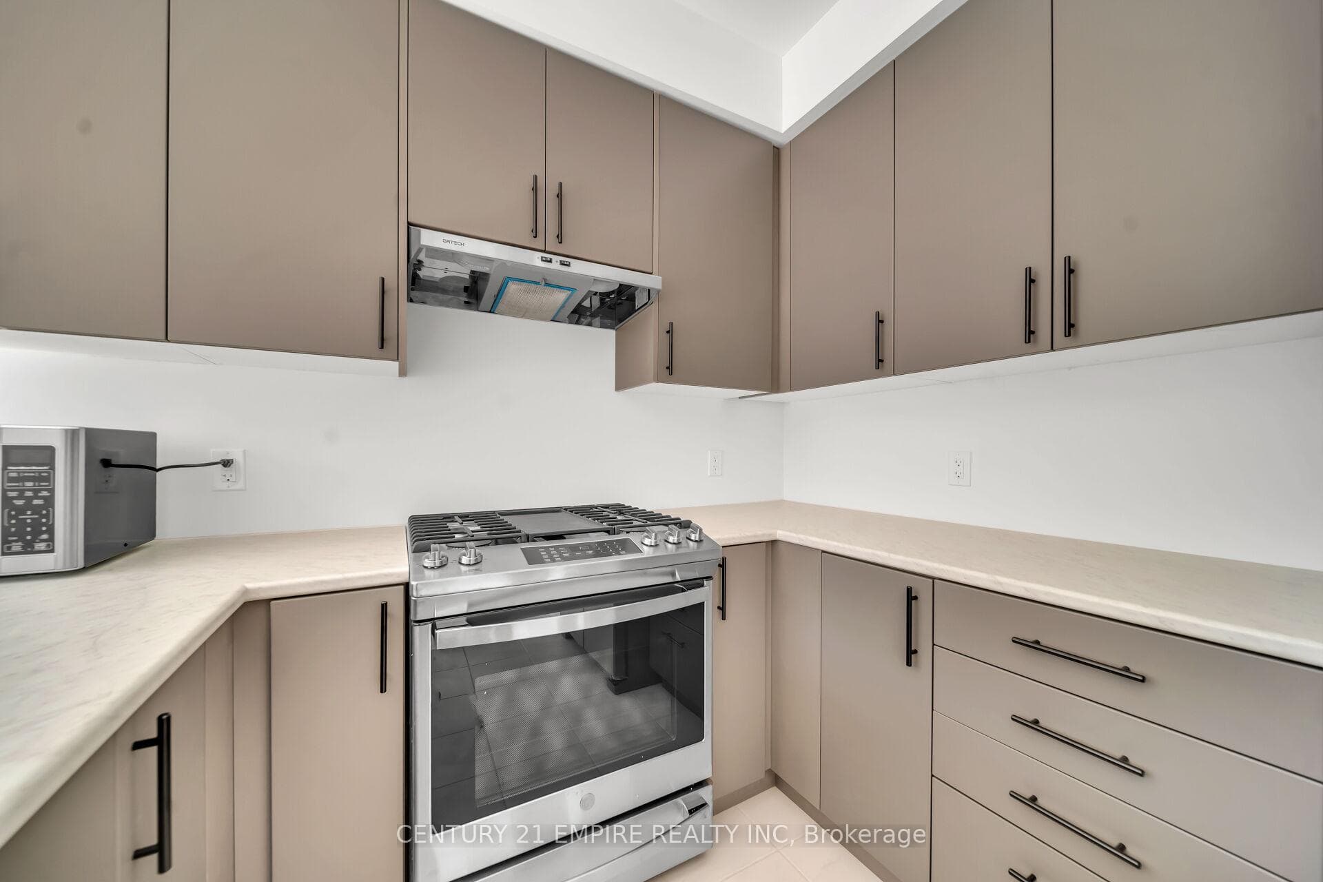 35 Edminston Drive photo 10