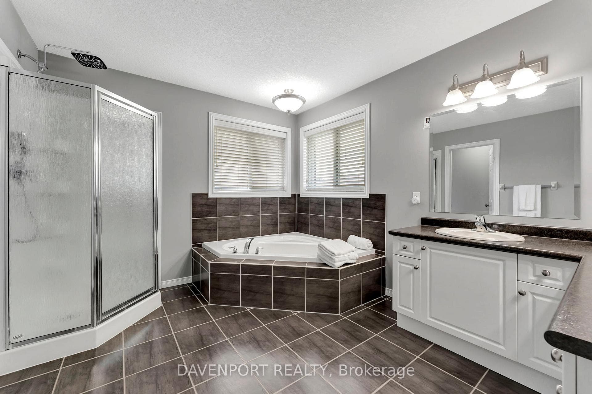 93 Fitzgerald Drive photo 21