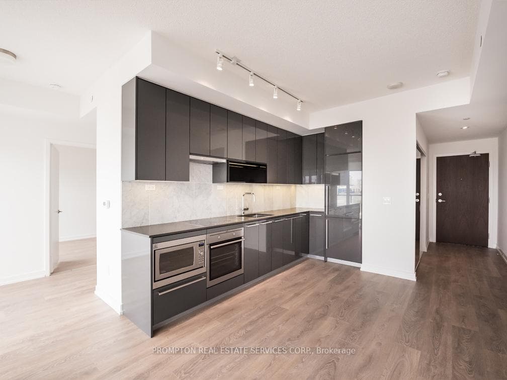 115 Mcmahon Drive Unit 3802 photo 2