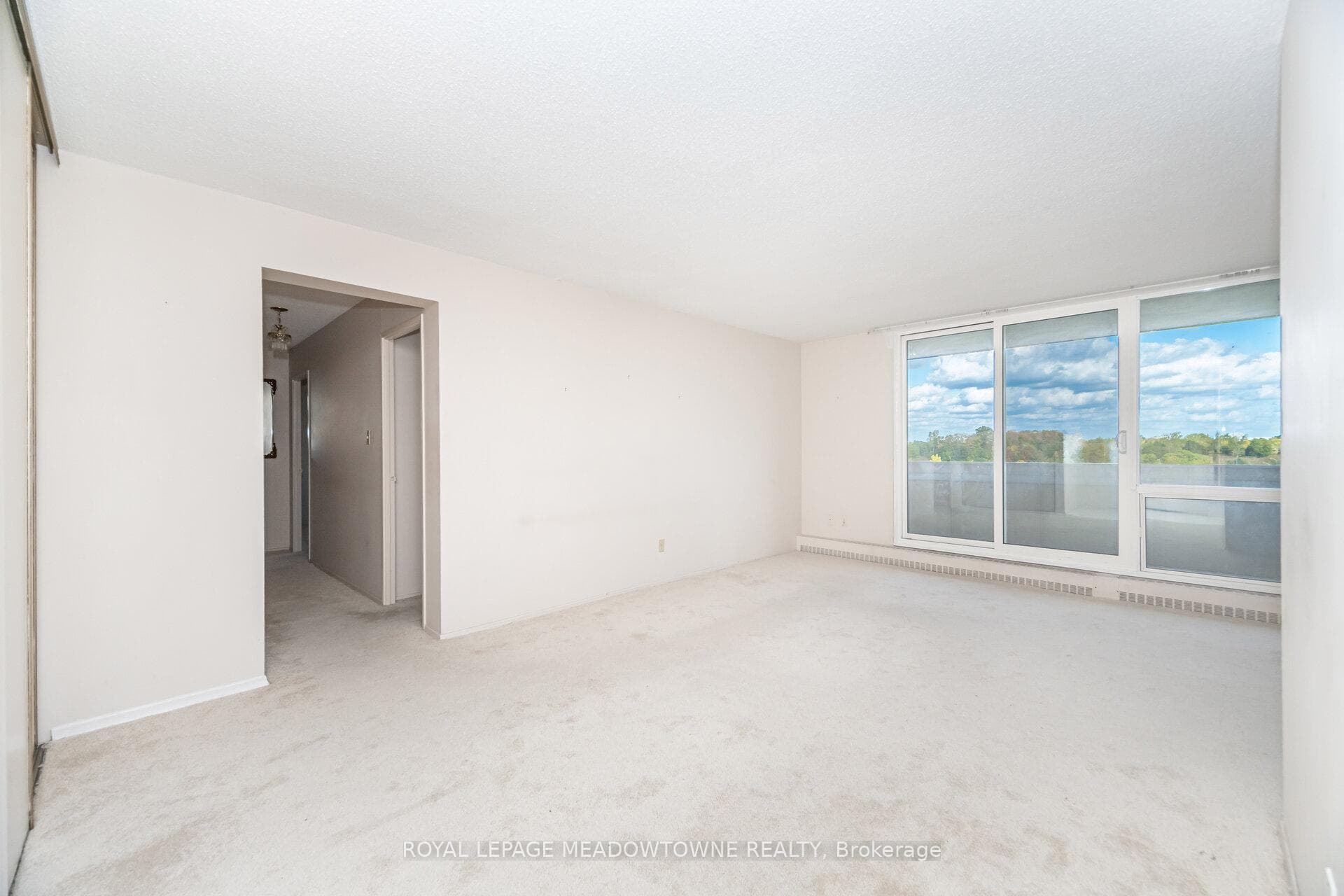 225 Harvard Place Unit 804 photo 6