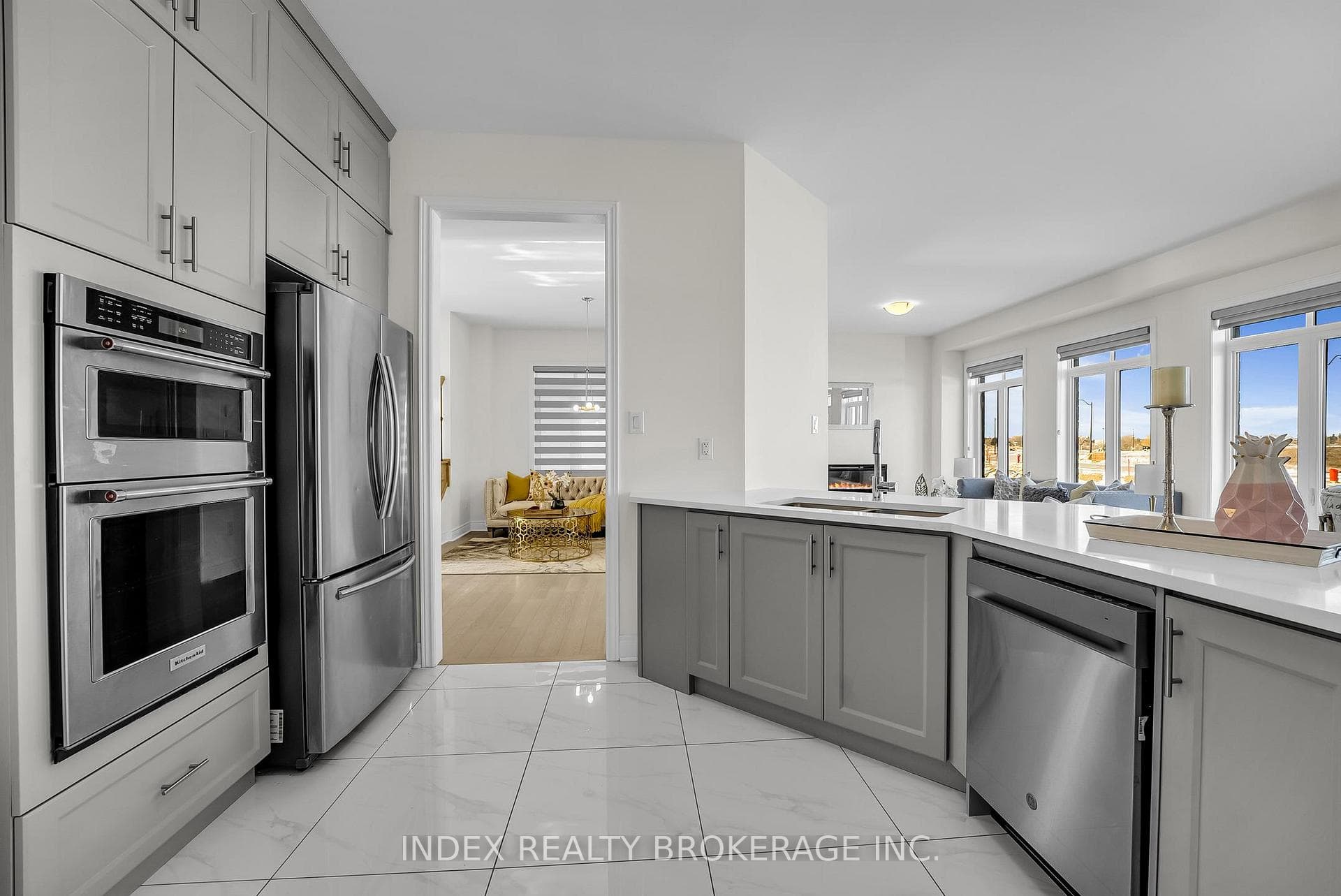 17 Duxbury Road photo 32