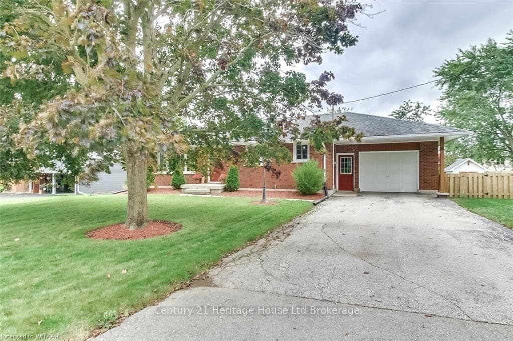 18 PEGGY Avenue photo 1