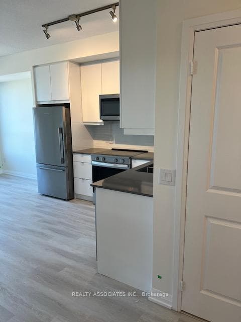 3270 Sheppard Avenue Unit 1321 photo 5