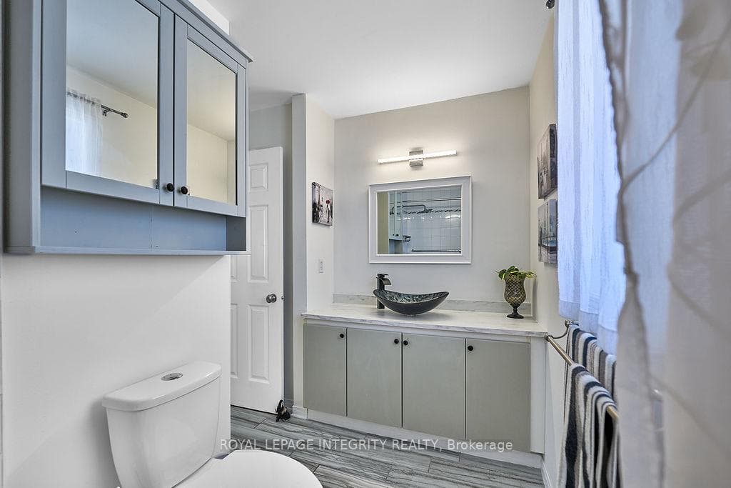 24 Highmont Court photo 32