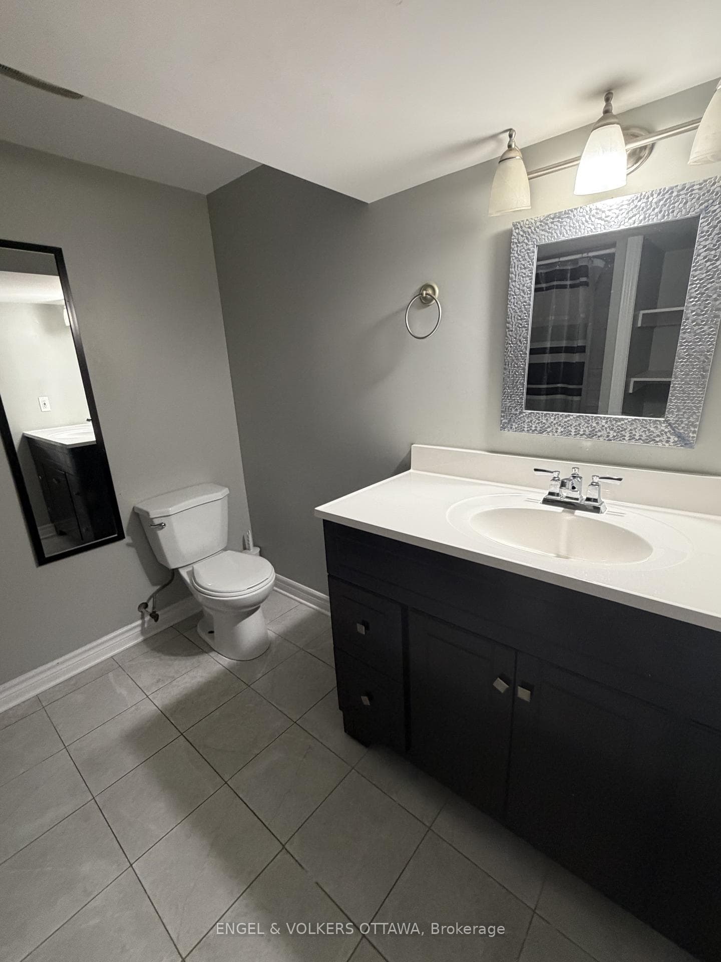 1199 OLD MONTREAL Road Unit B photo 19