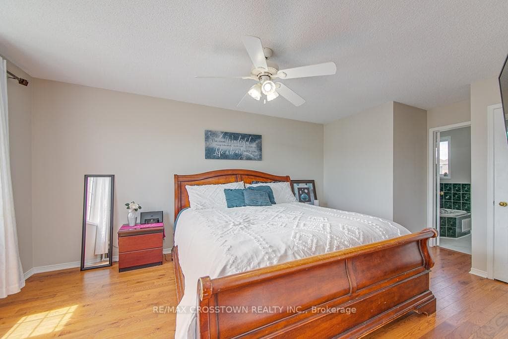 52 Taylor Drive photo 16