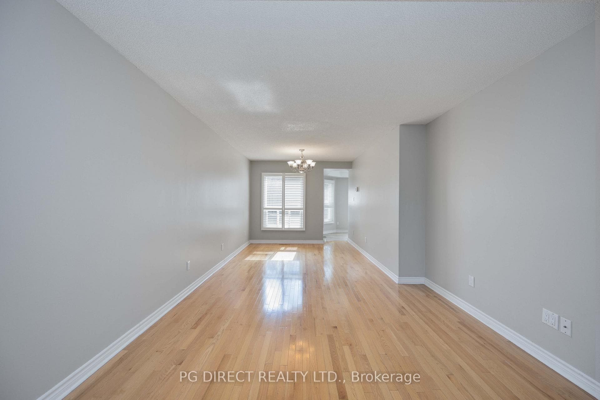 11 Hawker Court photo 3