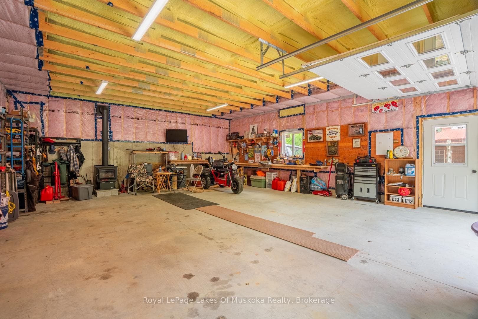 259 Lakeshore Road photo 29