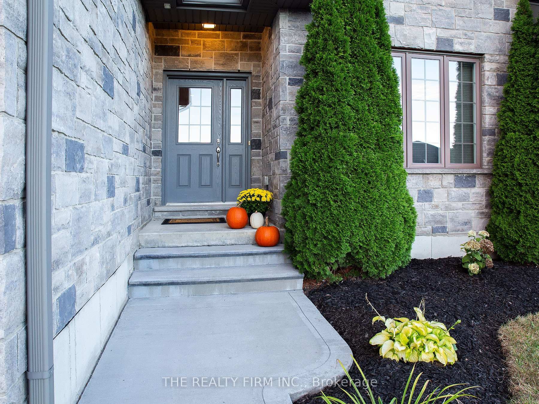 70 Fuller Drive photo 2
