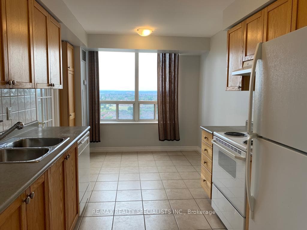 55 Strathaven Drive Unit 1805 photo 16