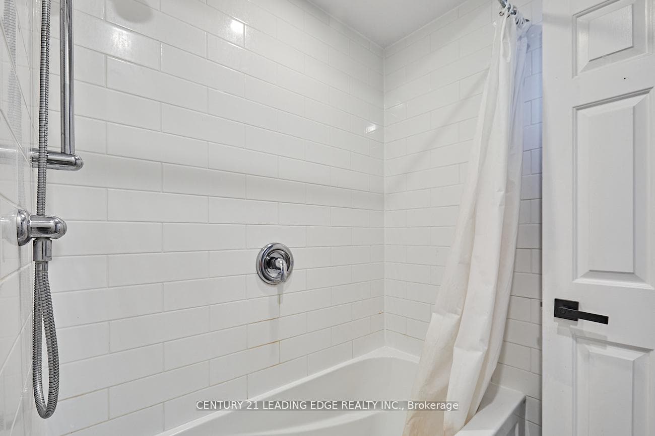 40 Waywell Street photo 33