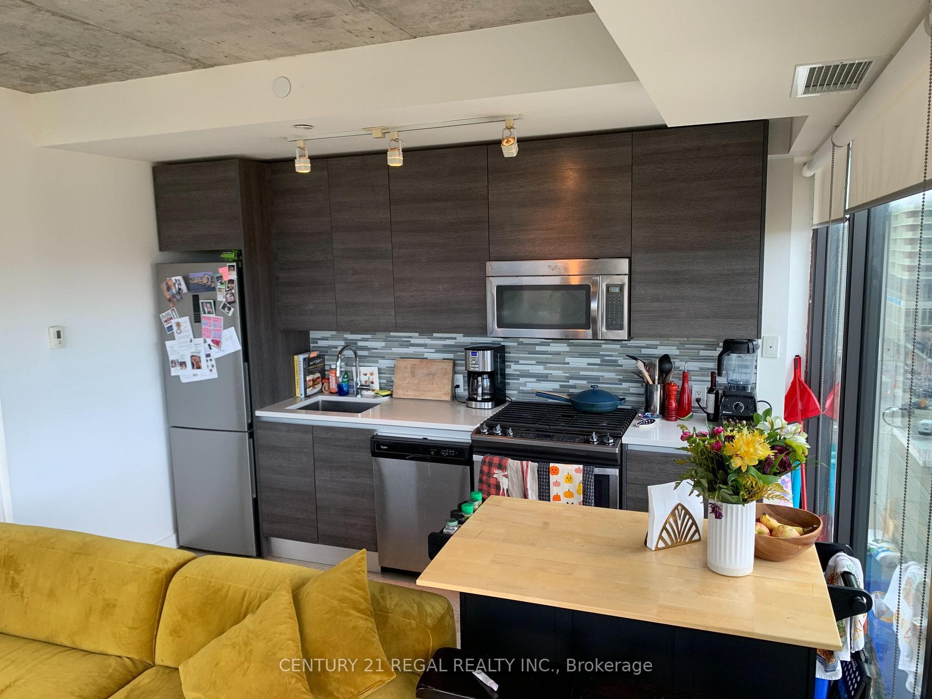 111 Bathurst Street Unit 811 photo 3